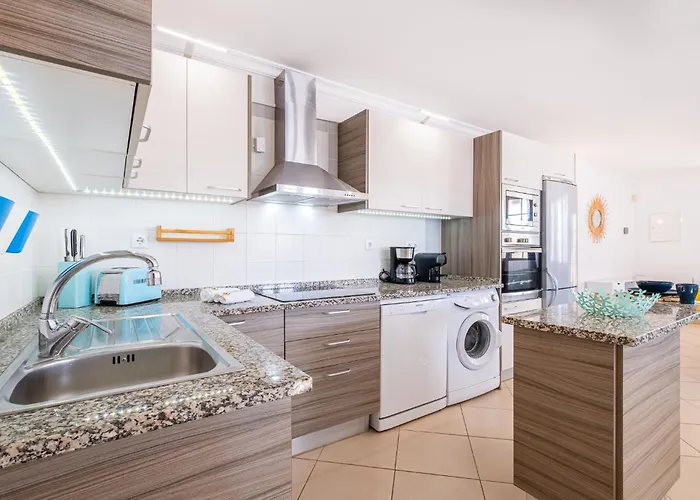 Daisy 2 Bedroom 아파트 *